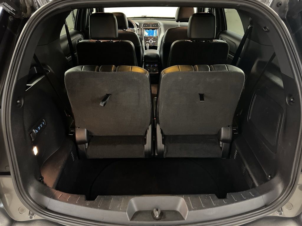 Certified 2017 Ford Explorer Limited w/ Equipment Group 301A image 34