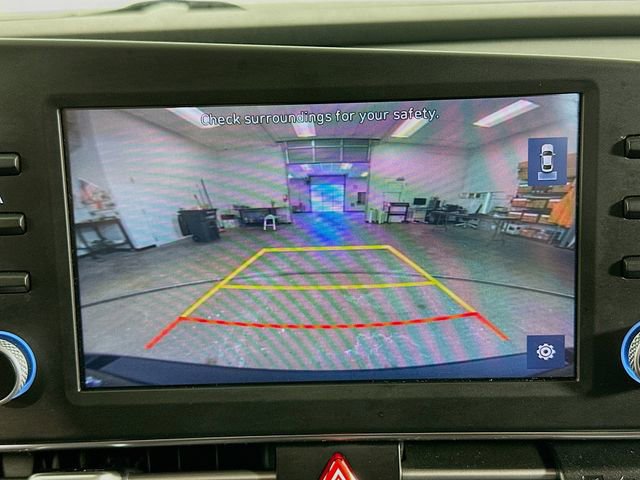 Used 2022 Hyundai Elantra SE image 30