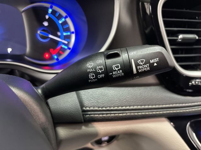 Used 2023 Chrysler Pacifica Touring-L image 20