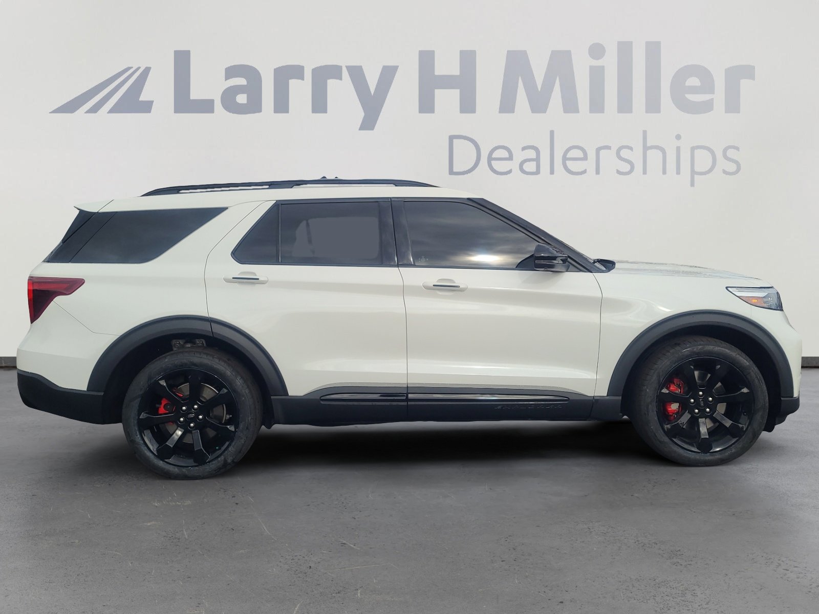 Certified 2023 Ford Explorer ST w/ Equipment Group 401A image 6