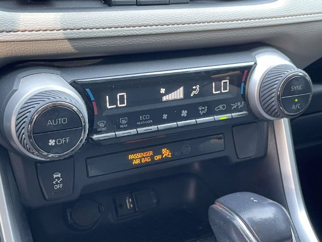 Used 2019 Toyota RAV4 XLE Premium FWD image 18