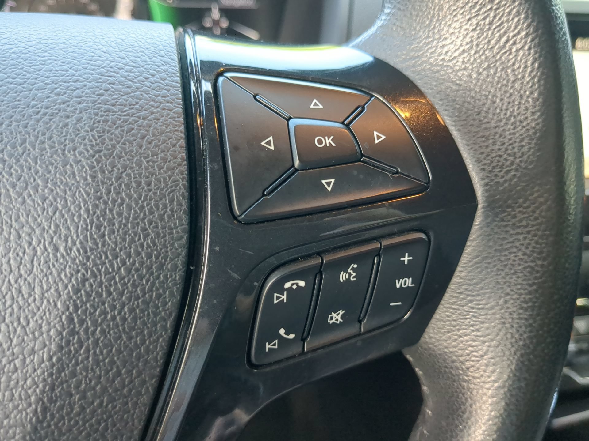 Certified 2017 Ford Explorer XLT w/ Equipment Group 202A FWD image 63