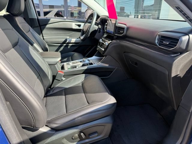 Certified 2023 Ford Explorer Limited AWD/4WD image 4