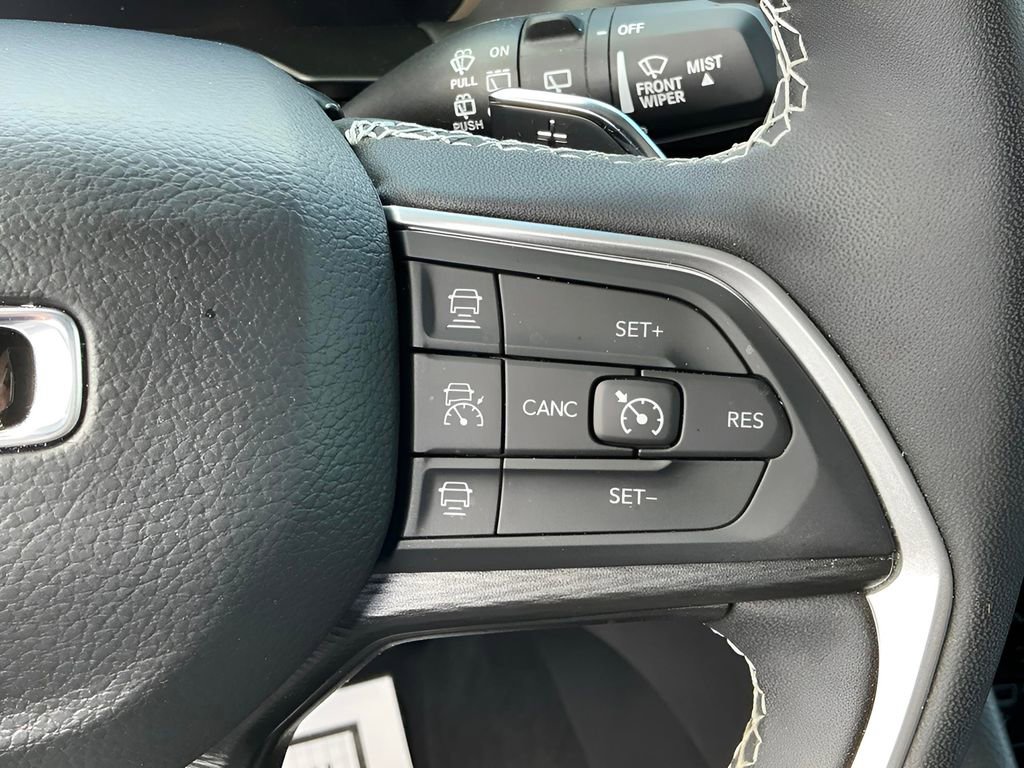 Used 2025 Jeep Grand Cherokee Laredo w/ Trailer Tow Package image 34