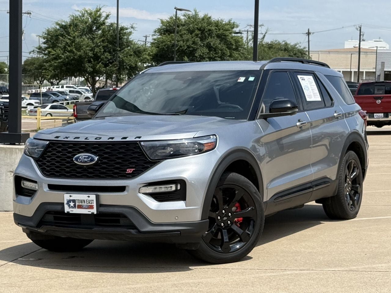 Certified 2022 Ford Explorer ST w/ Equipment Group 401A AWD/4WD image 2