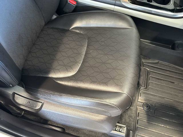 Used 2024 Kia Carnival EX image 27