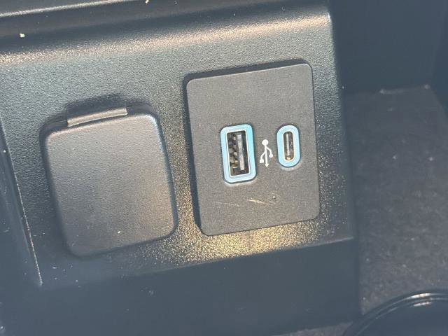 Certified 2022 Ford Explorer XLT w/ Equipment Group 202A image 17