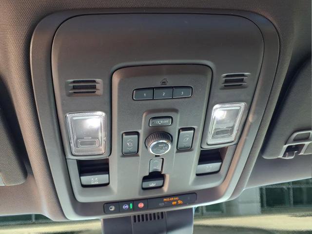 Used 2024 GMC Yukon XL Denali w/ LPO, Illumination Package RWD image 26