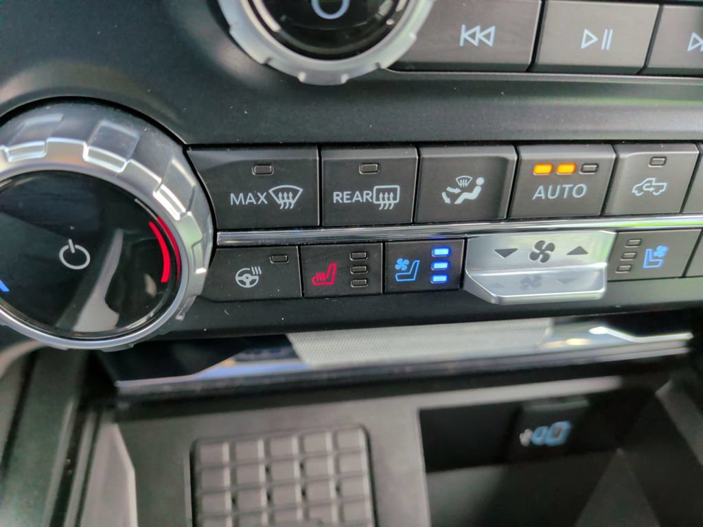 Certified 2023 Ford F250 Lariat w/ Tow Technology Package AWD/4WD image 22