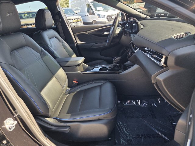 Used 2025 Buick Envista Sport Touring w/ Convenience I Package FWD image 19