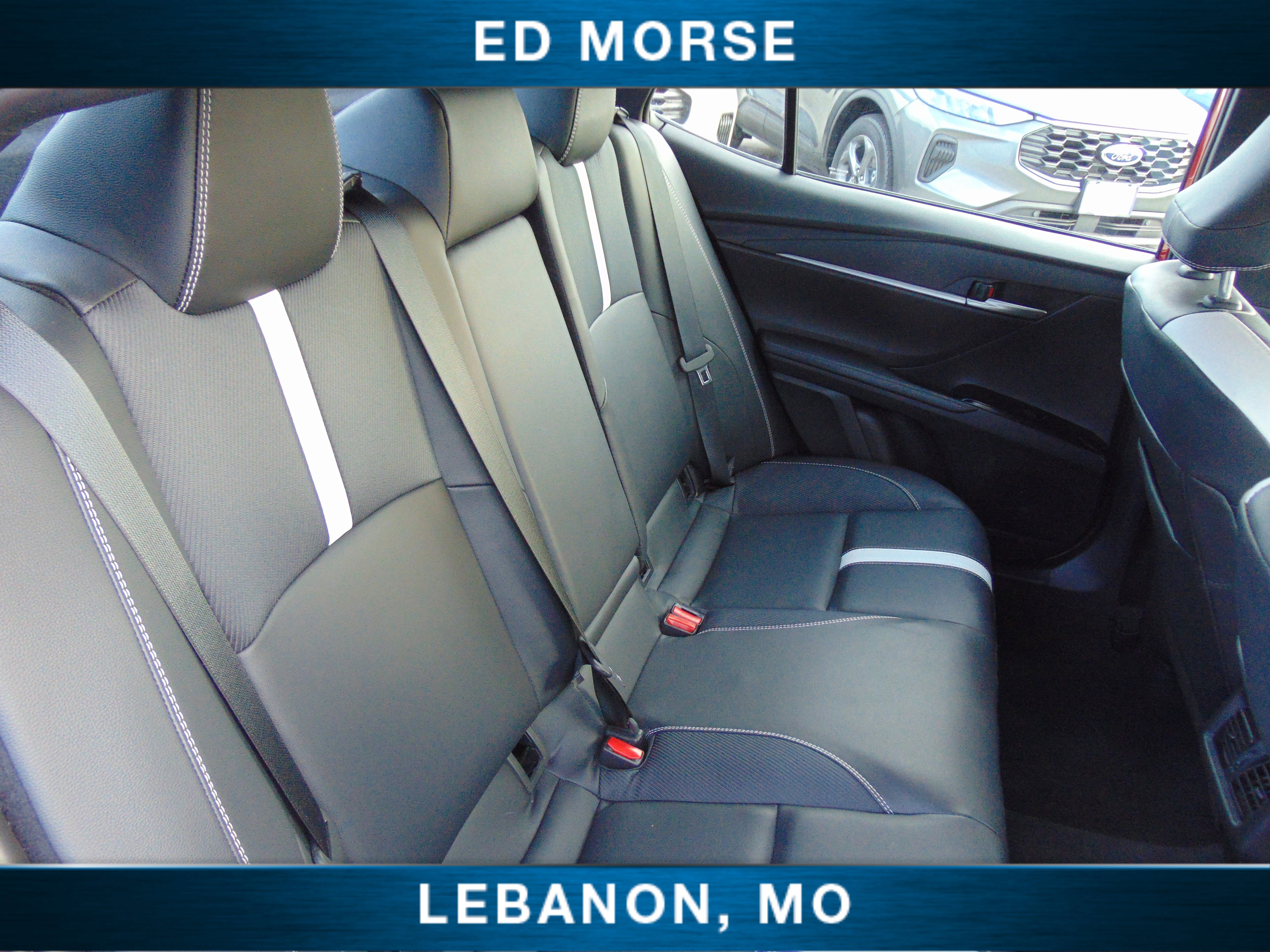 Used 2025 Toyota Camry SE image 14