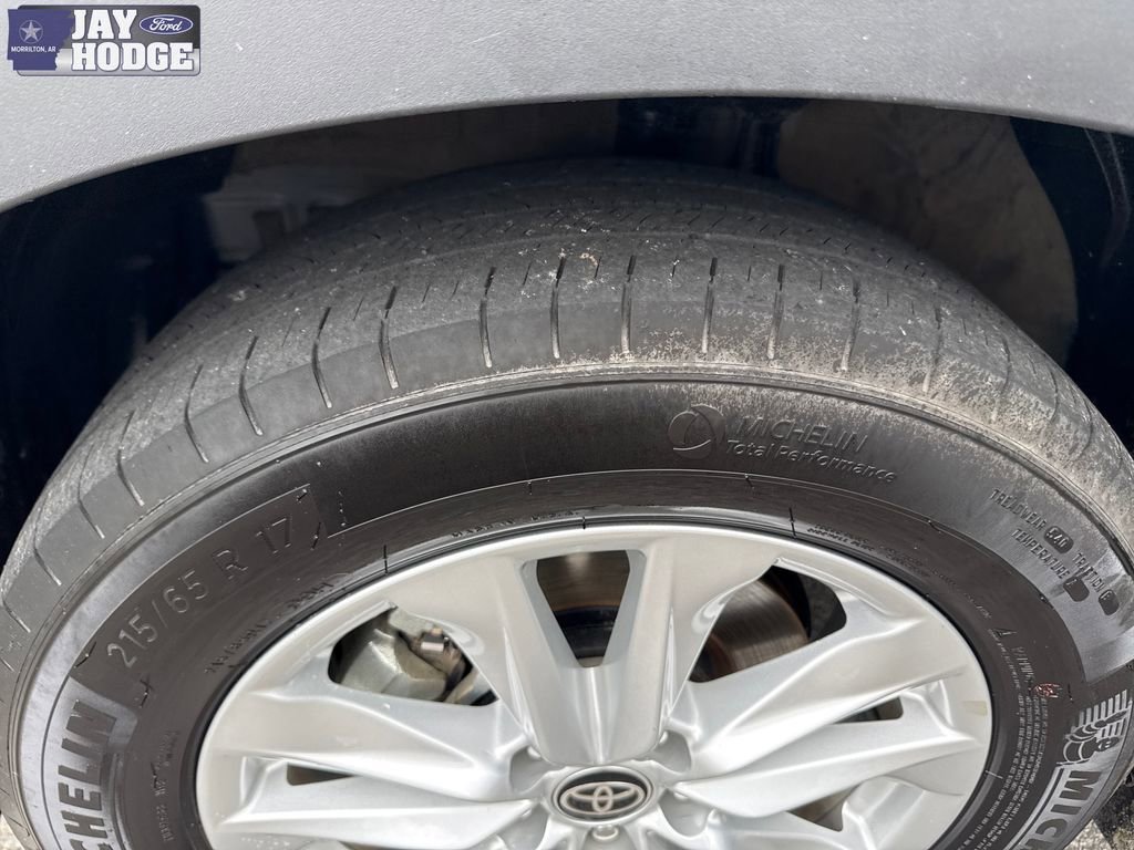 Used 2024 Toyota Corolla Cross LE FWD image 31