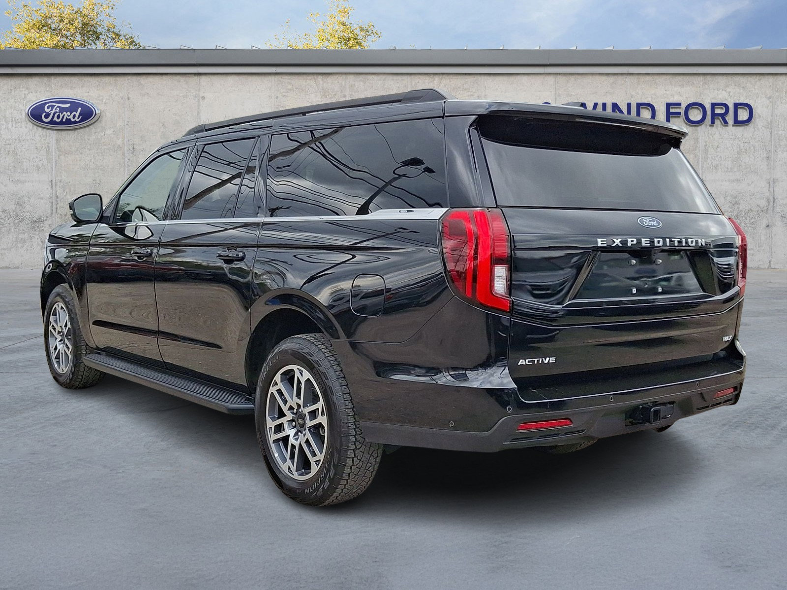 Certified 2025 Ford Expedition Max Active AWD/4WD image 4