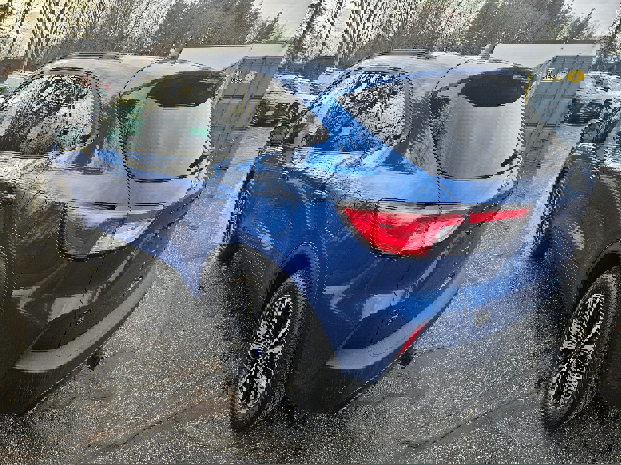 Certified 2022 Ford Escape SEL w/ SEL Stealth AWD Package image 5