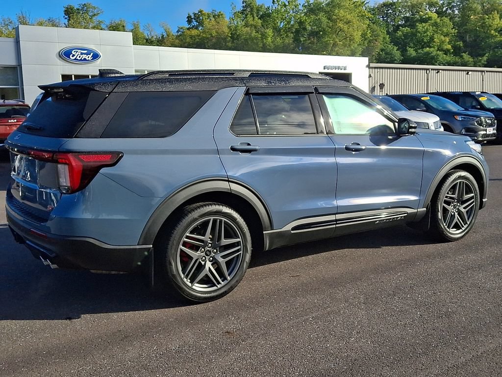 Certified 2025 Ford Explorer ST AWD/4WD image 11