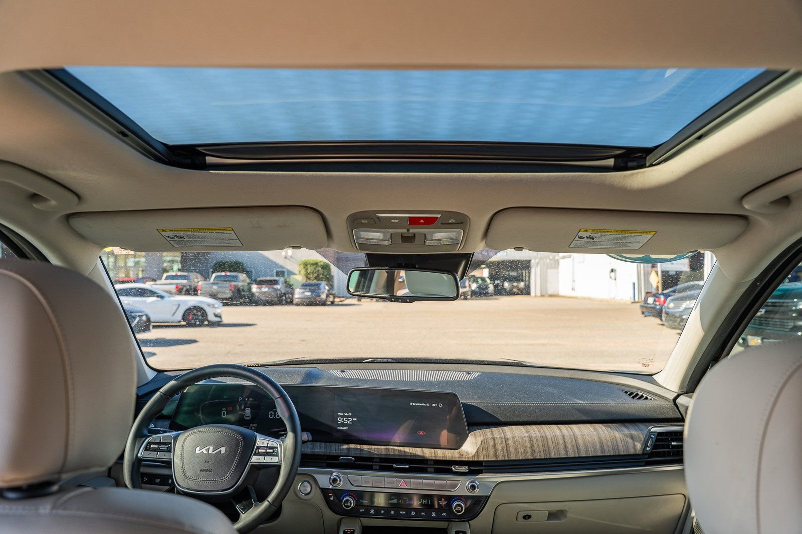 Used 2023 Kia Telluride EX w/ EX Captain's Chair Package image 24