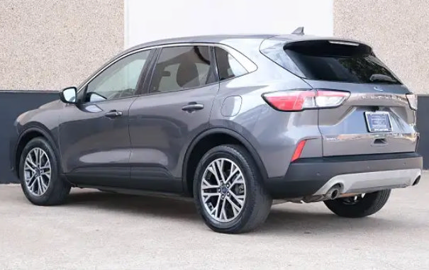 Certified 2025 Ford Escape ST-Line Select AWD/4WD image 4