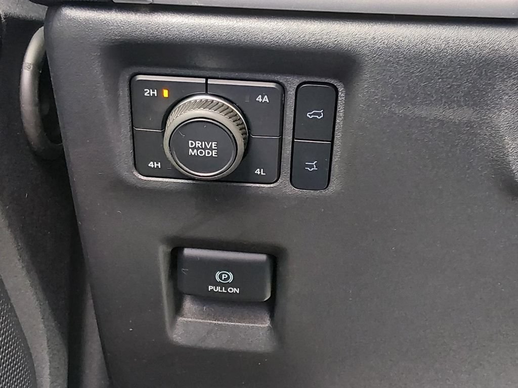 Certified 2025 Ford Expedition Active AWD/4WD image 22
