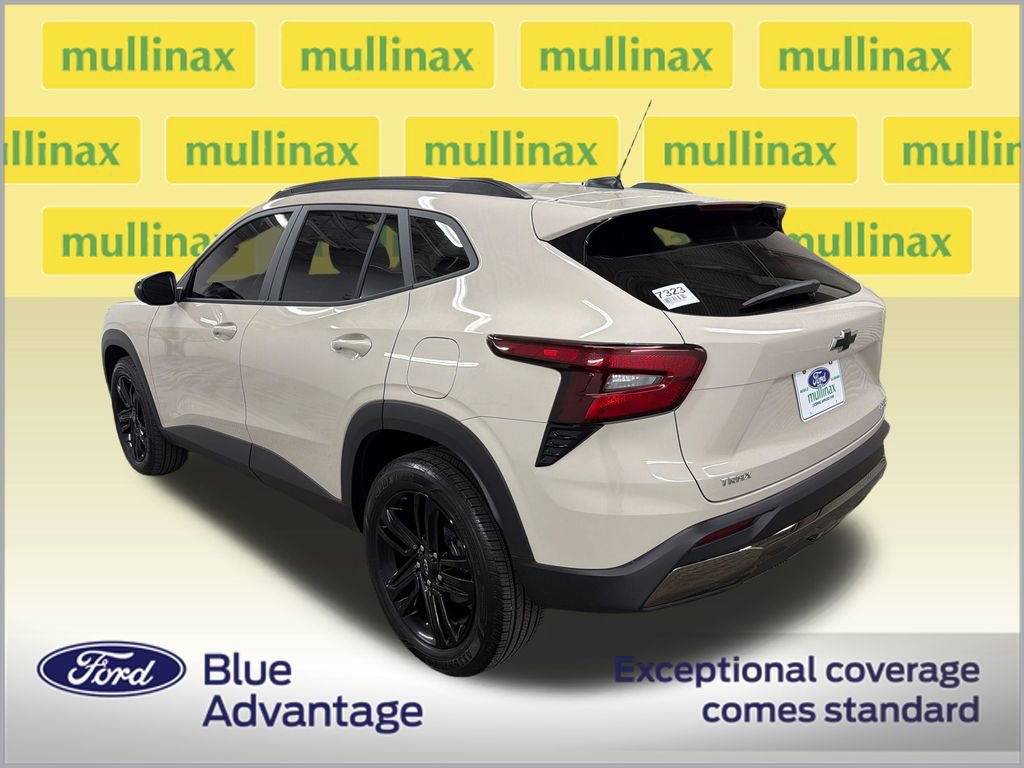 Used 2026 Chevrolet Trax ACTIV w/ Sunroof Package FWD image 11