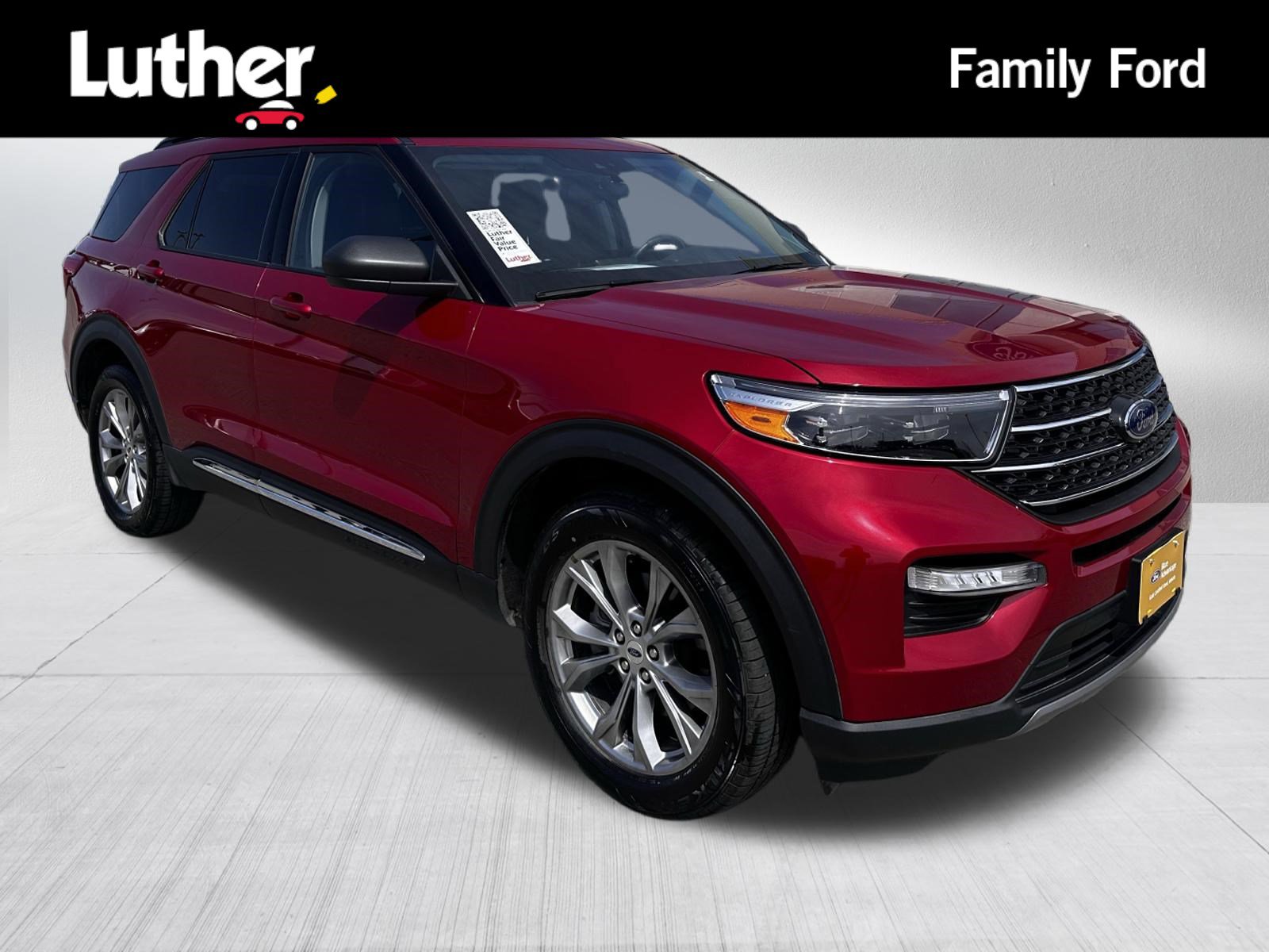 Certified 2022 Ford Explorer XLT w/ Equipment Group 202A AWD/4WD image 1