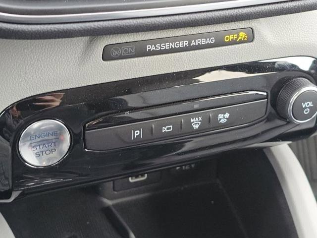 Certified 2025 Ford Escape SE w/ PHEV Premium Package FWD image 25