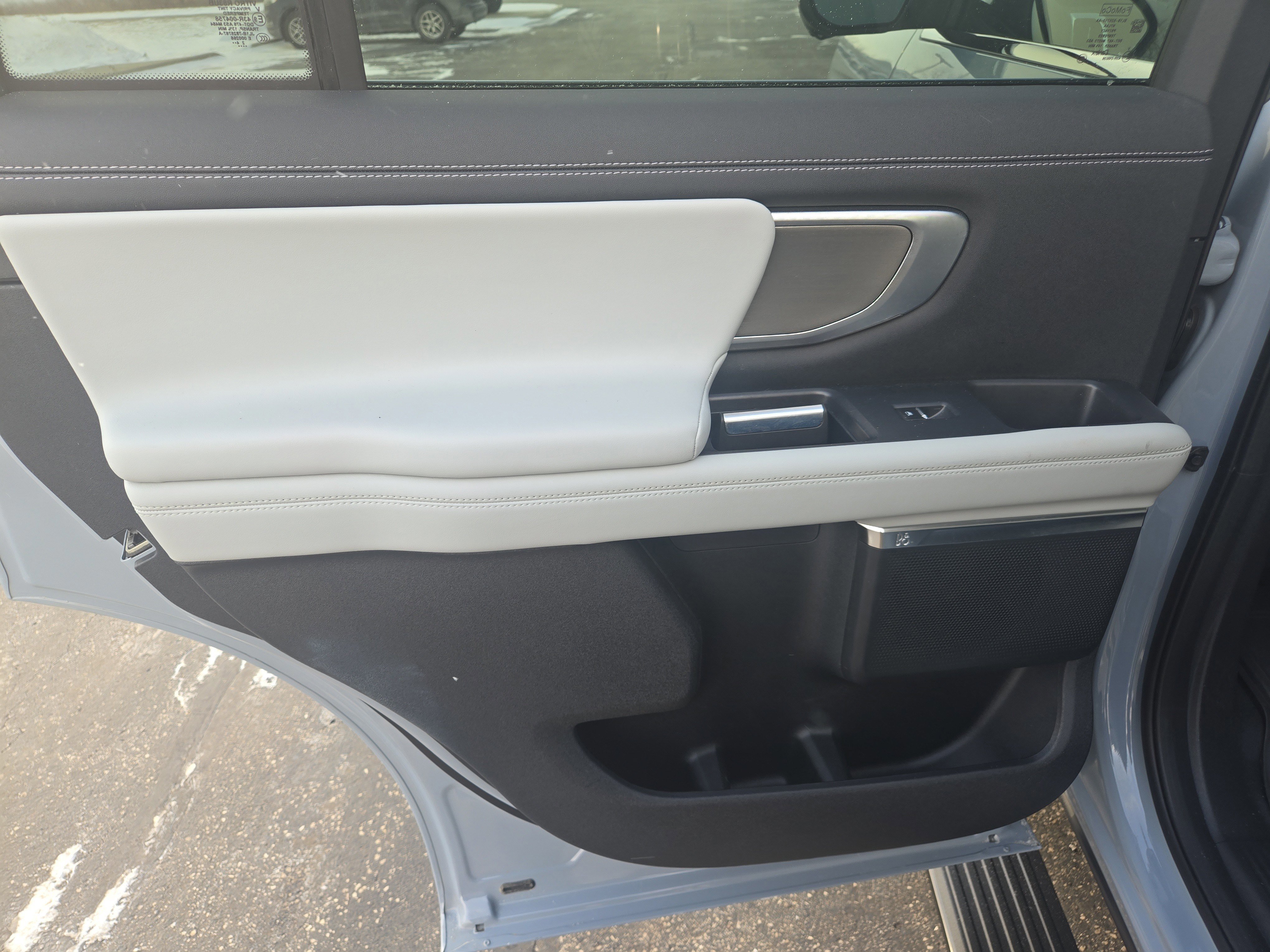 Certified 2025 Ford Expedition Platinum image 19