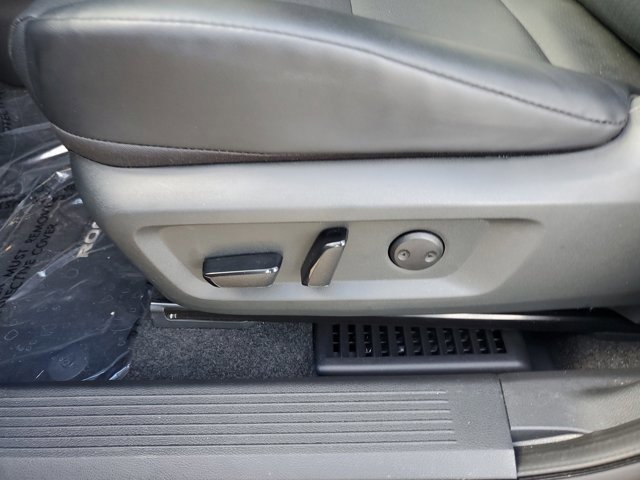 Used 2023 Nissan Rogue SV w/ SV Premium B Package image 14