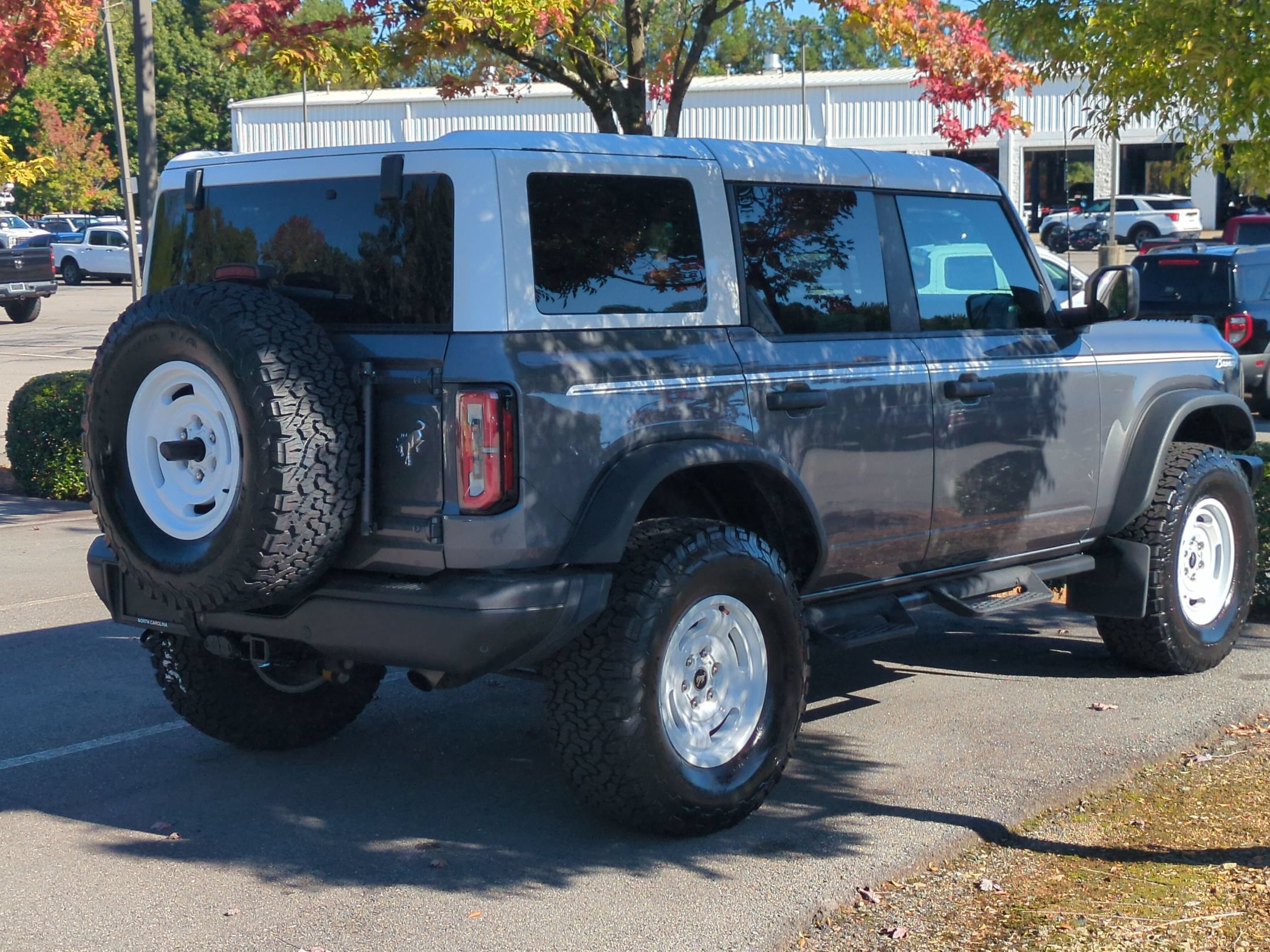 Certified 2024 Ford Bronco Heritage Edition AWD/4WD image 3