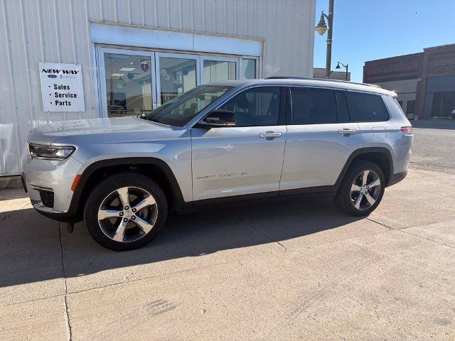 Used 2022 Jeep Grand Cherokee L Limited w/ Luxury Tech Group II AWD/4WD image 3