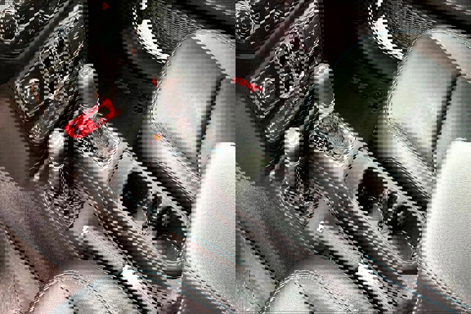 Used 2022 Jeep Wrangler Unlimited Rubicon w/ Cold Weather Group image 17