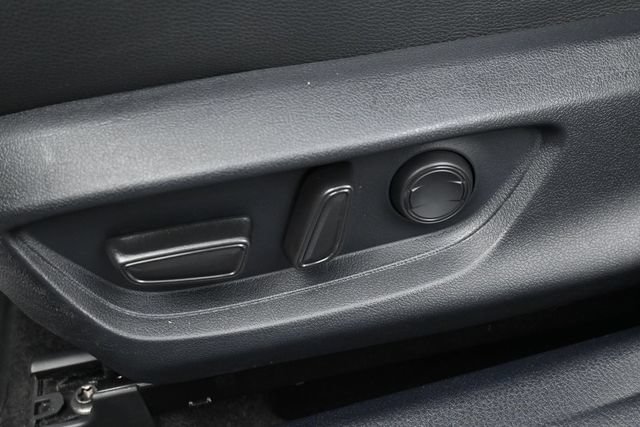 Used 2025 Toyota Camry SE FWD image 13