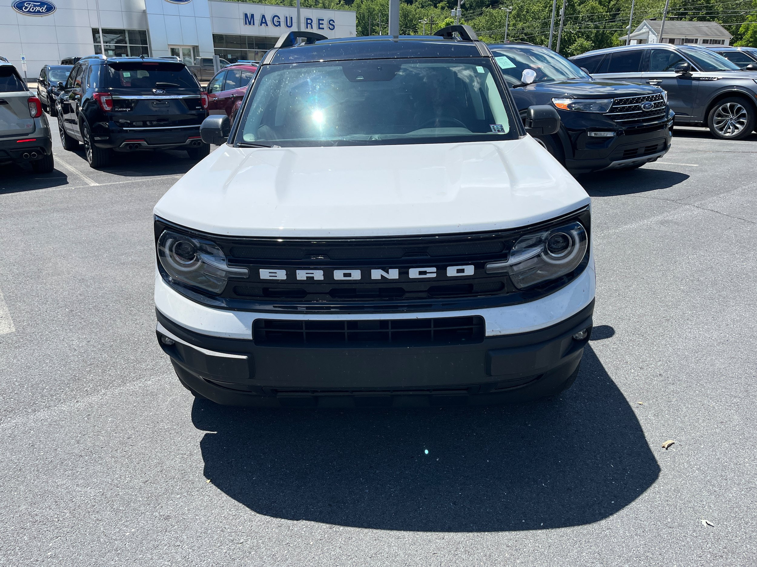 Certified 2023 Ford Bronco Sport Outer Banks w/ Tech Package AWD/4WD image 3