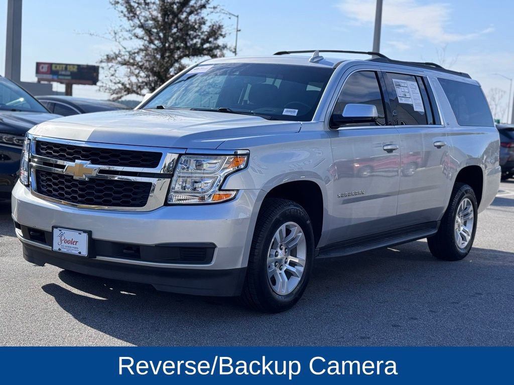 Used 2017 Chevrolet Suburban LT image 4