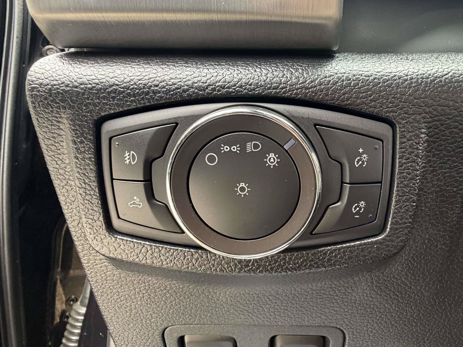 Certified 2019 Ford F450 Platinum w/ Platinum Ultimate Package AWD/4WD image 20