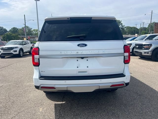 Certified 2024 Ford Expedition XLT AWD/4WD image 5