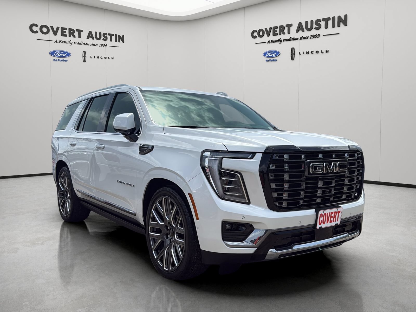 Used 2025 GMC Yukon Denali Ultimate AWD/4WD image 8