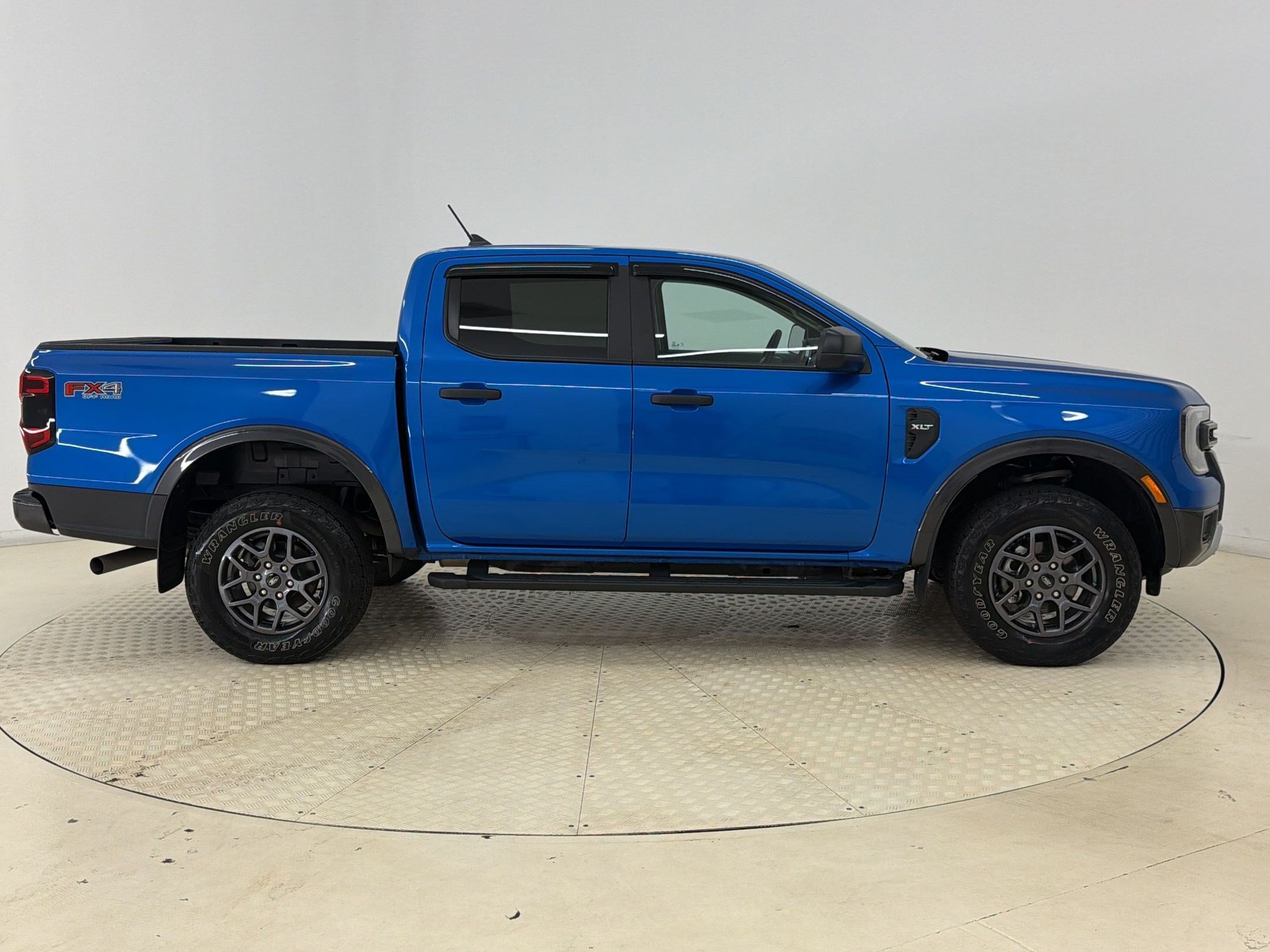 Certified 2024 Ford Ranger XLT w/ FX4 Off-Road Package AWD/4WD image 7