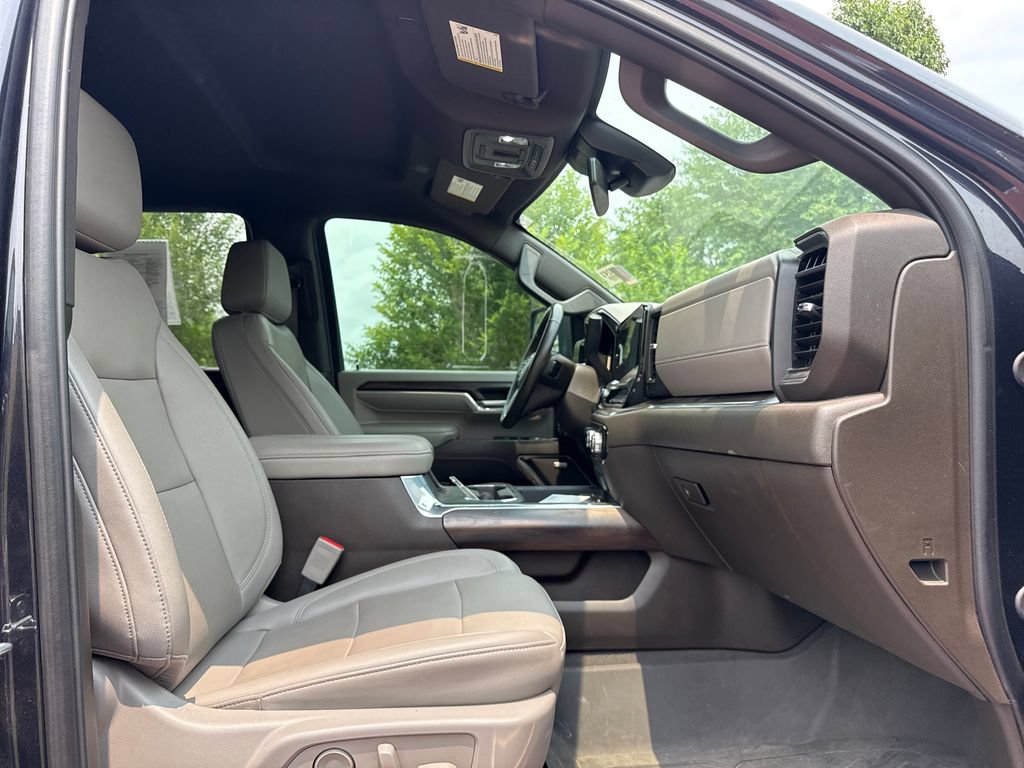 Used 2024 GMC Sierra 3500 SLT w/ SLT Premium Package AWD/4WD image 31