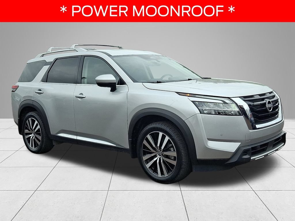 Used 2024 Nissan Pathfinder Platinum w/ Cargo Package FWD image 3