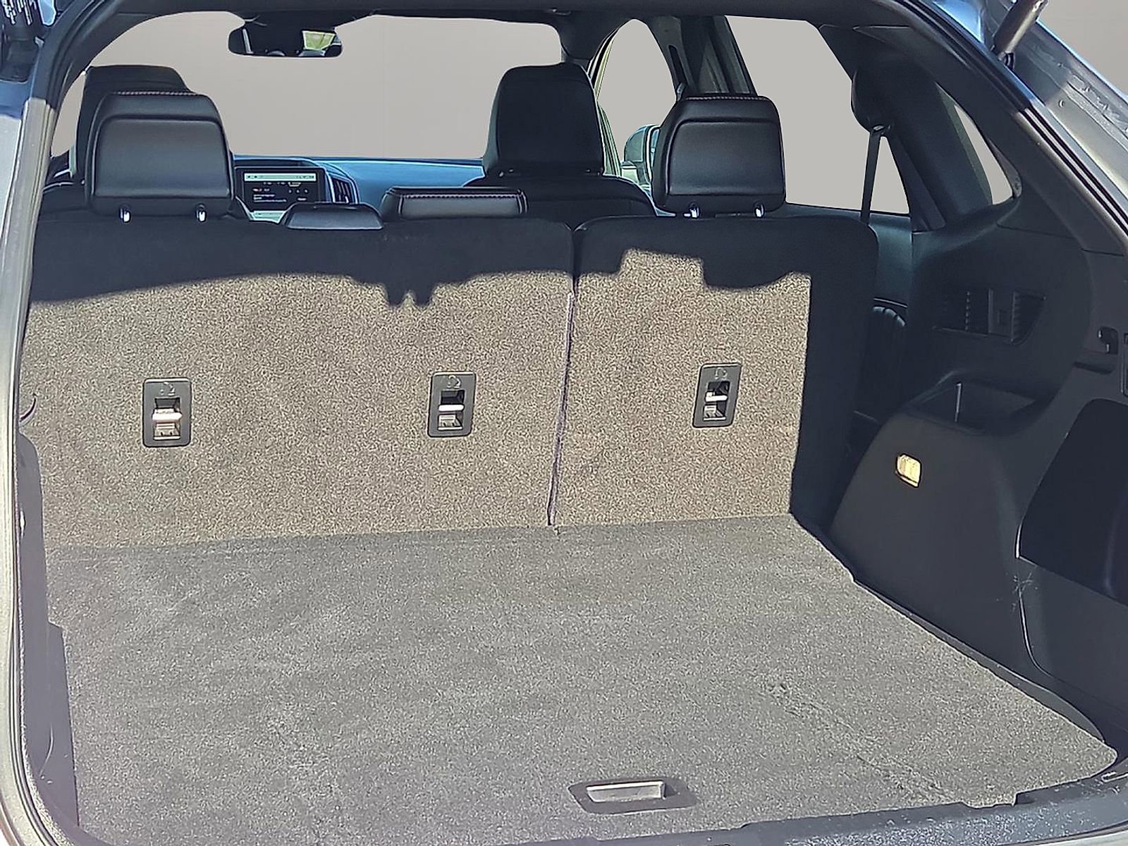 Certified 2021 Ford Edge ST-Line image 8