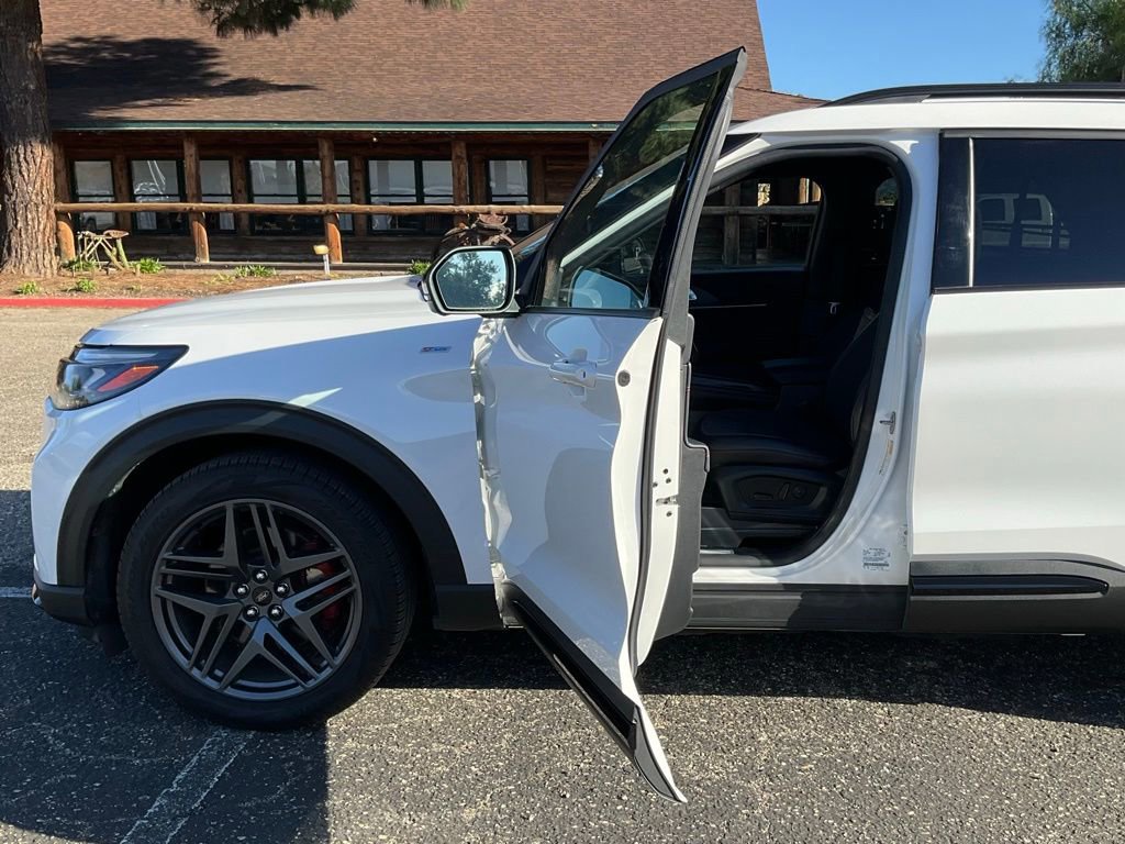Certified 2025 Ford Explorer ST-Line w/ Premium Package image 58