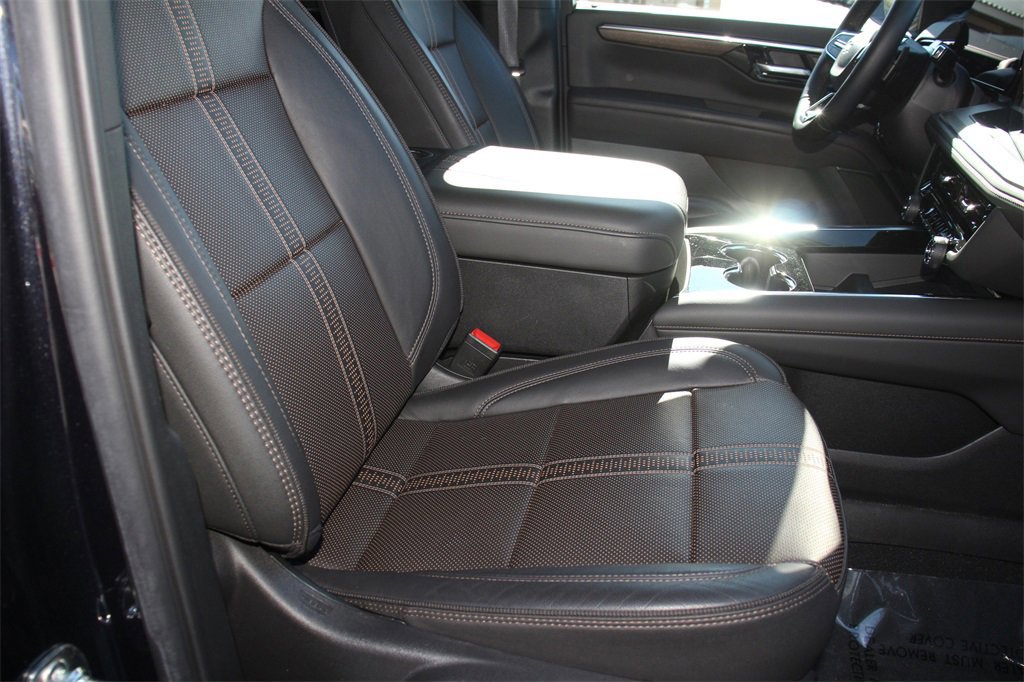 Used 2025 Chevrolet Tahoe High Country image 28