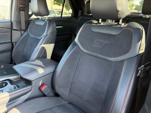 Certified 2025 Ford Explorer ST w/ Sun And Sound Package AWD/4WD image 11
