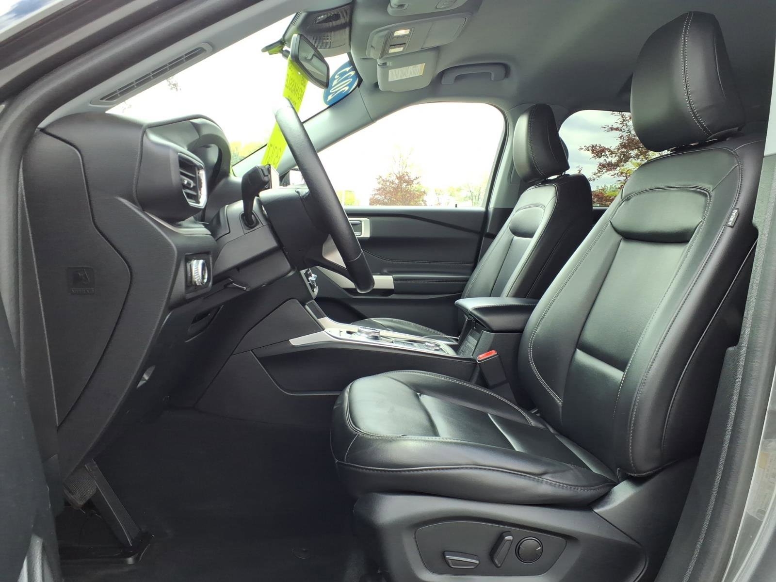 Certified 2023 Ford Explorer XLT w/ Equipment Group 202A AWD/4WD image 17