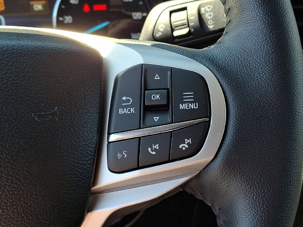 Certified 2023 Ford Explorer XLT w/ Equipment Group 202A AWD/4WD image 23