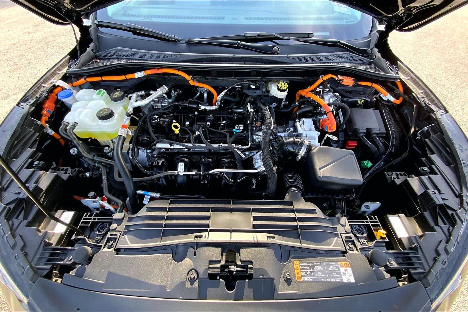 Certified 2025 Ford Escape SE FWD image 55