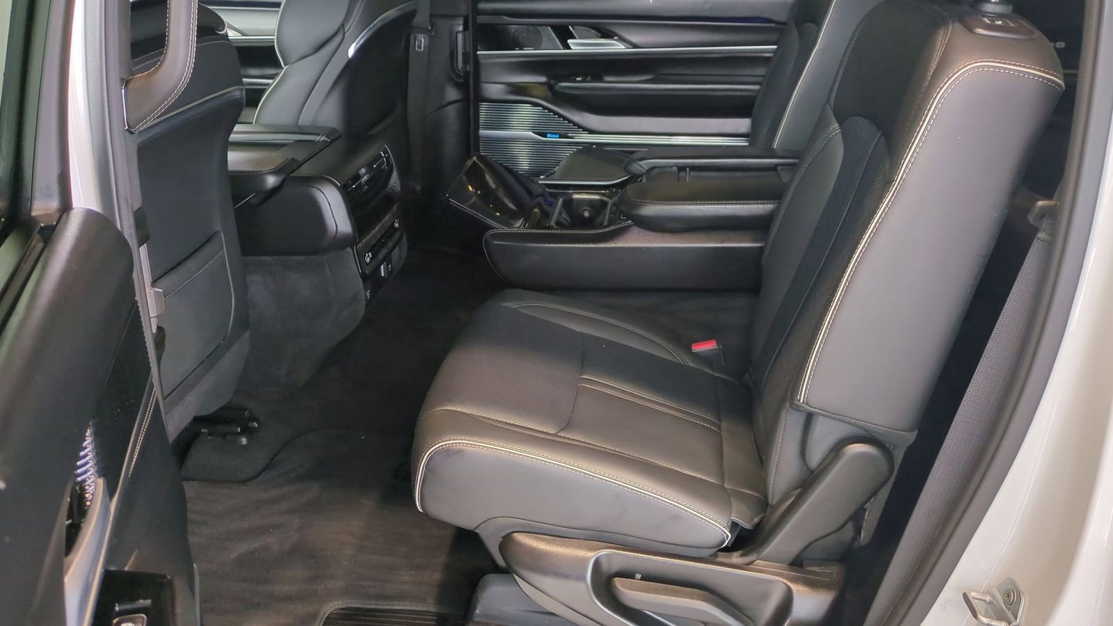 Used 2024 Jeep Grand Wagoneer Series II w/ Quick Order Packagew 28T image 20