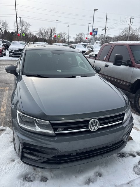 Used 2020 Volkswagen Tiguan SE R-Line image 2