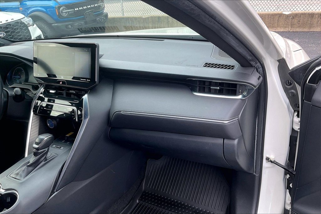 Used 2022 Toyota Venza XLE AWD/4WD image 15