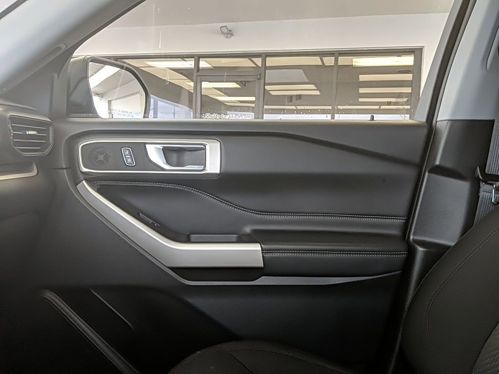 Certified 2023 Ford Explorer XLT w/ Class IV Trailer Tow Package image 23